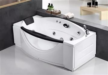Free standing JETTED BATHTUB LTA027 67&quot; x 31&quot; - Image 1