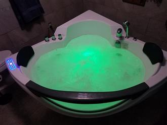 Corner  Whirlpool Bathtub  with air bubble, heater, M3150 color light. FREE SHIPPING - Image 4