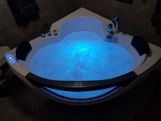Corner  Whirlpool Bathtub  with air bubble, heater, M3150 color light. FREE SHIPPING - Image 3